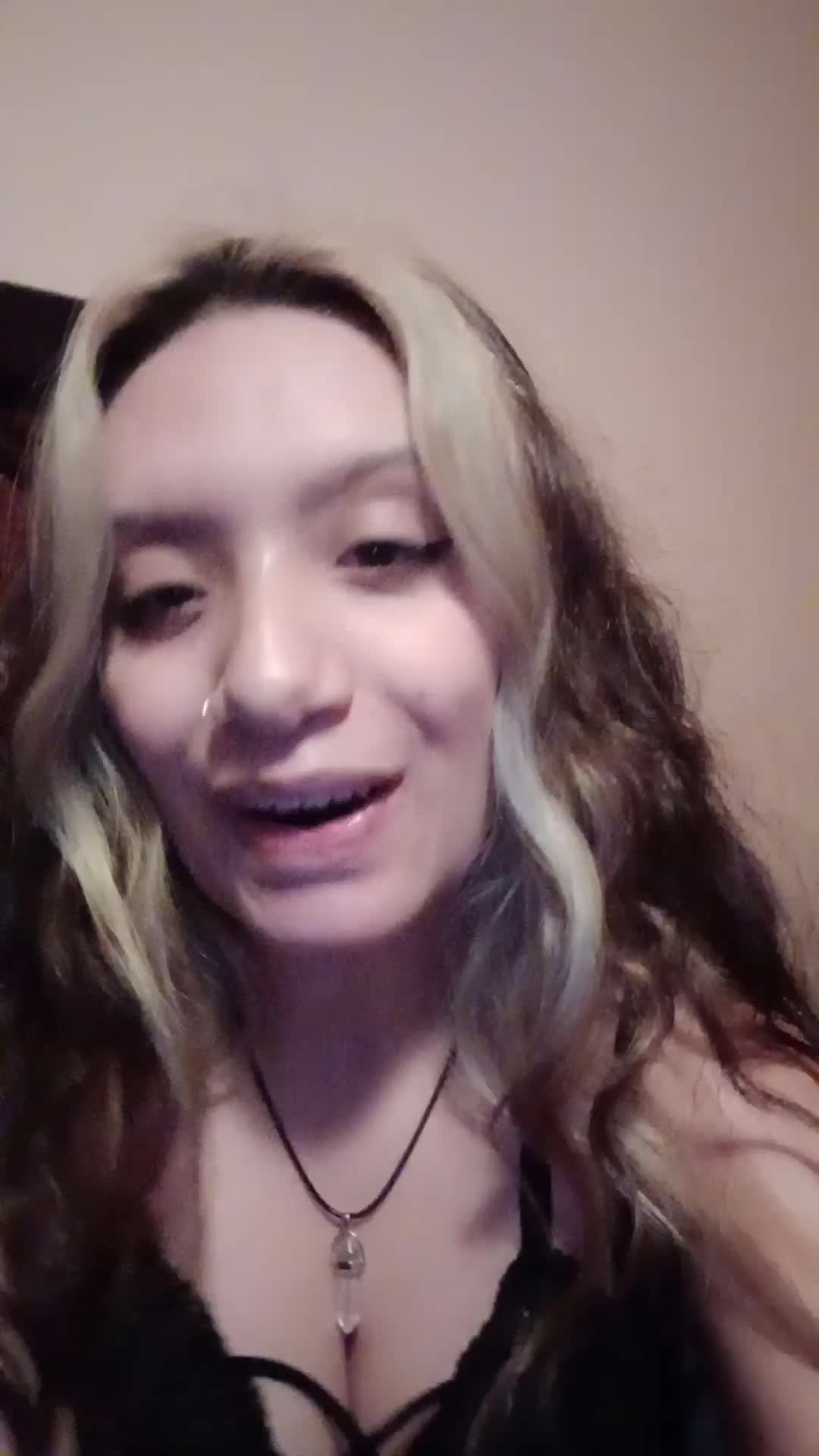 Ingrid Tapia video thumbnail